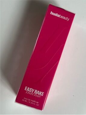 Huda Beauty Intense Spray